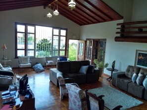 Smart TV 32 polegadas com canais a cabo, TV