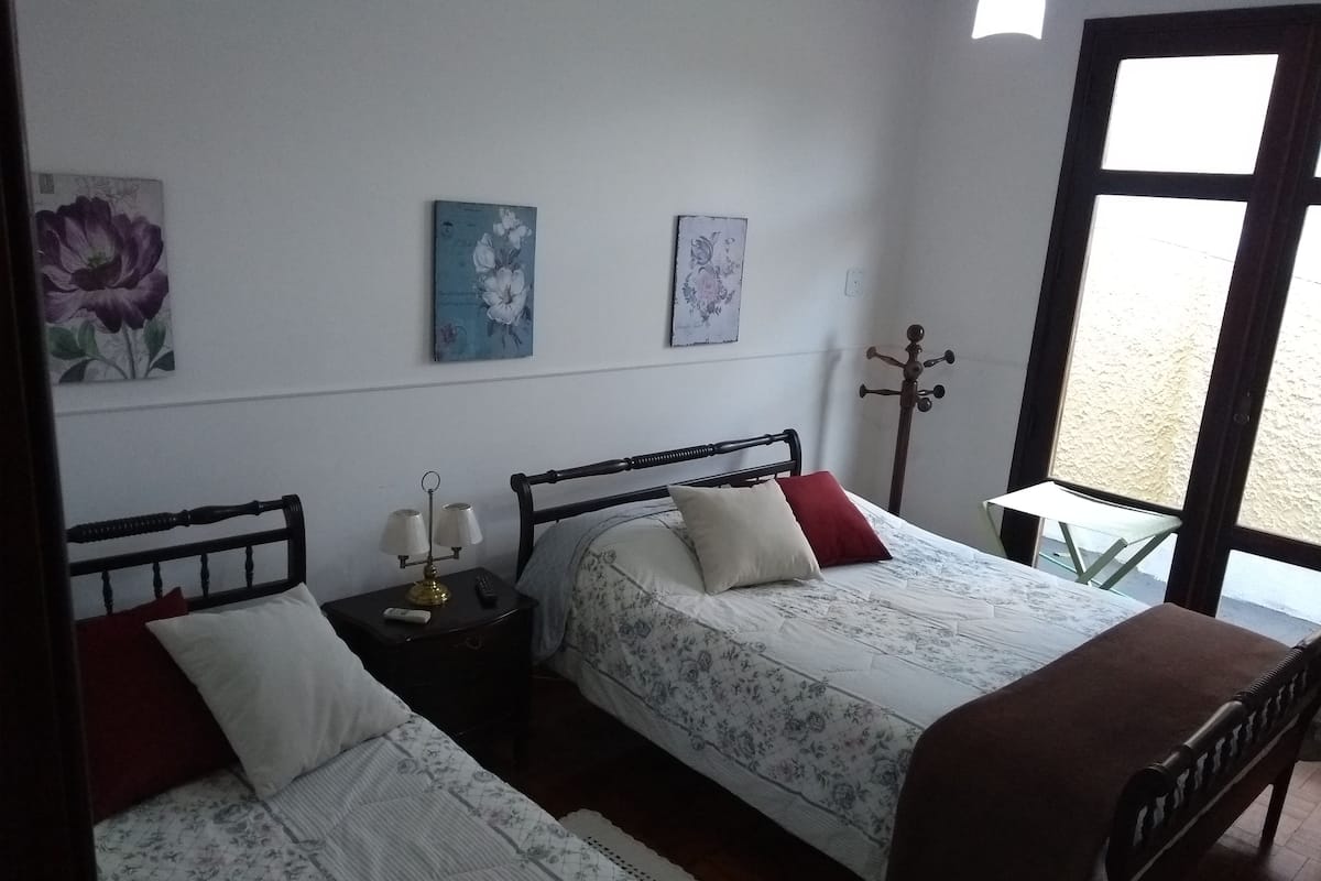 Quarto 06 | 1 Schlafzimmer, Bügeleisen/Bügelbrett, kostenloses WLAN, Bettwäsche