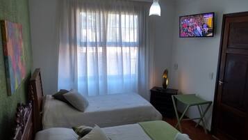 Quarto 04 | 1 bedroom, iron/ironing board, free WiFi, bed sheets