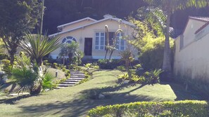 Fachada da propriedade