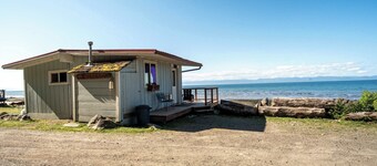 Codfish Cottage Cabin on the Strait of Juan de Fuca