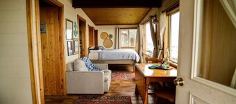 Codfish Cottage Cabin on the Strait of Juan de Fuca
