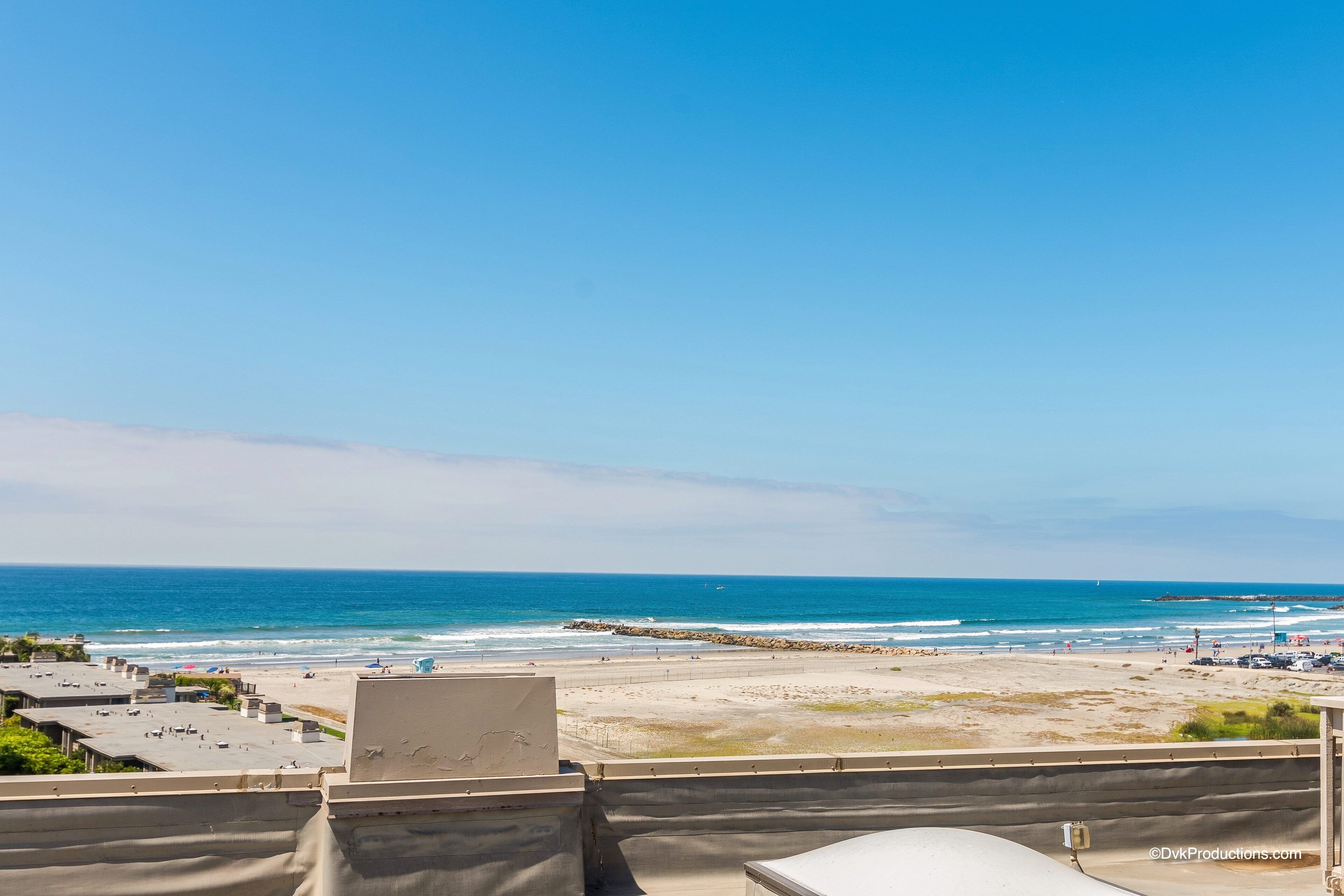 3rd Floor, 2 BR Condo, Expansive Ocean Views - minutes to Downtown Oceanside!
