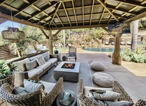 Smart TV, fireplace, DVD player, ping pong - Panoramic Ocean Views, Private Heated Pool, Spa, and Waterslide!      (San Diego)