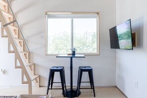 Dining - Cozy East Austin Loft With Downtown Views and Low Key Vibes (Austin)