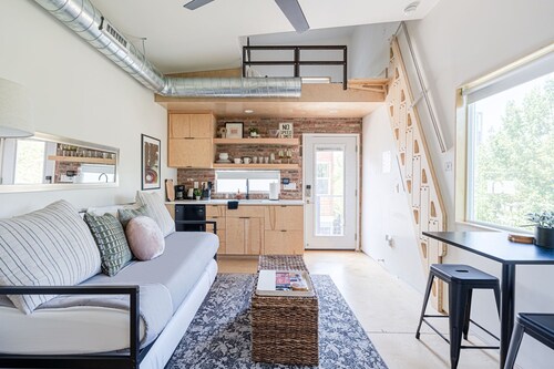 Cozy East Austin Loft With Downtown Views and Low Key Vibes