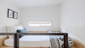 2 bedrooms, memory foam beds, iron/ironing board, free WiFi