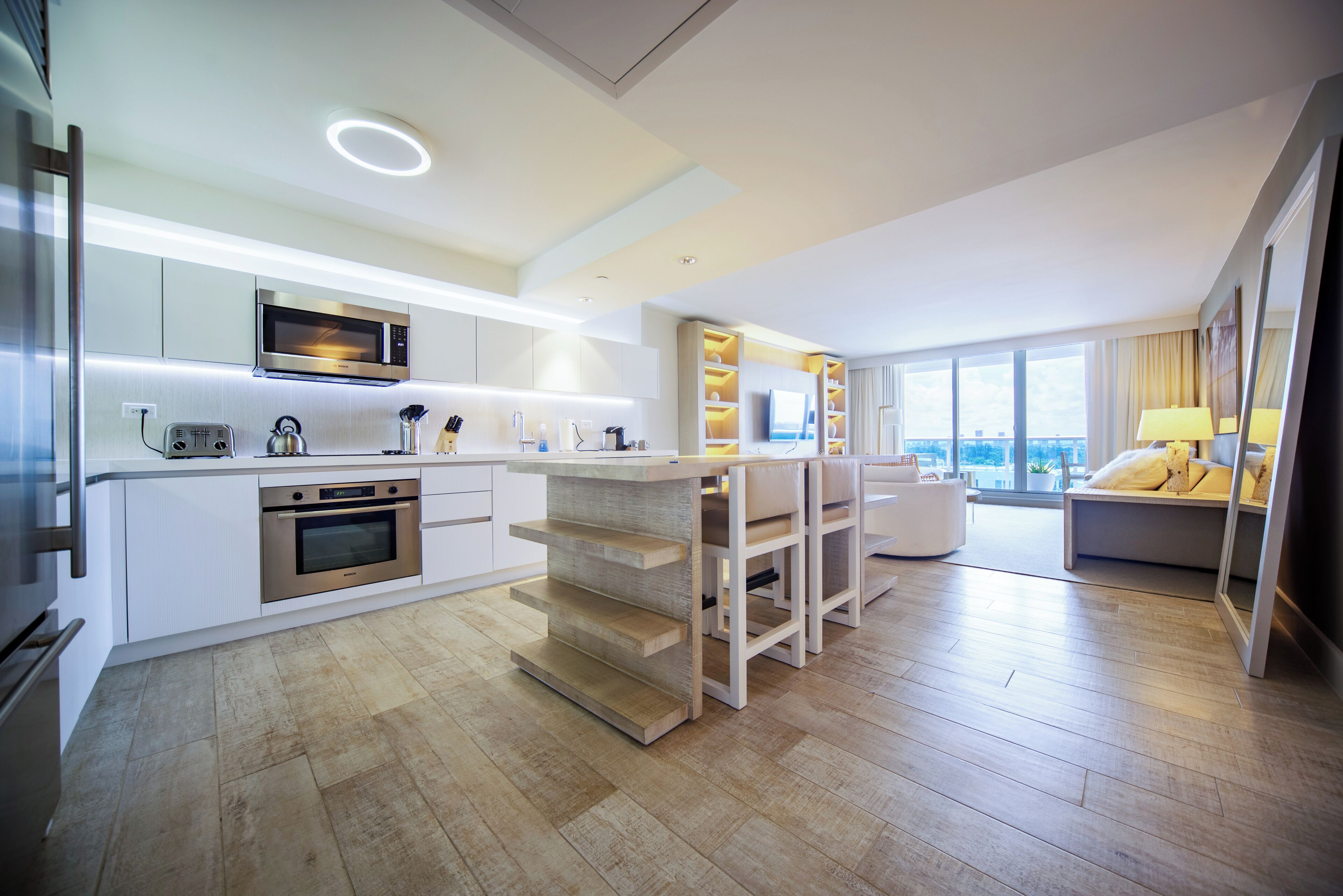 冰箱、微波炉、烤箱、炉灶