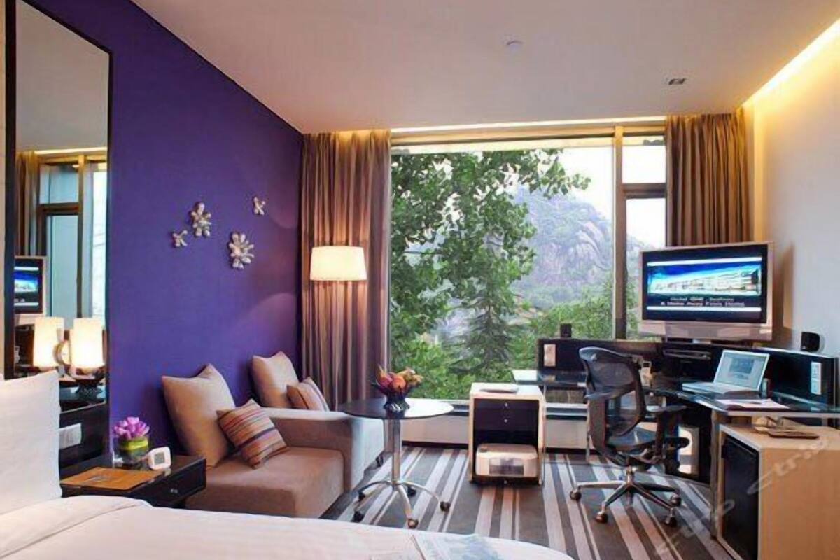 ห้องพัก, เตียงควีนไซส์ 1 เตียง, วิวภูเขา | มินิบาร์, ตู้นิรภัยในห้องพัก, โต๊ะทำงาน, ผ้าม่านกันแสง