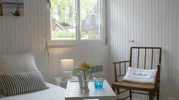 3 bedrooms, iron/ironing board, travel crib, free WiFi