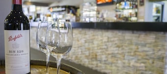 譚特福酒館汽車旅館