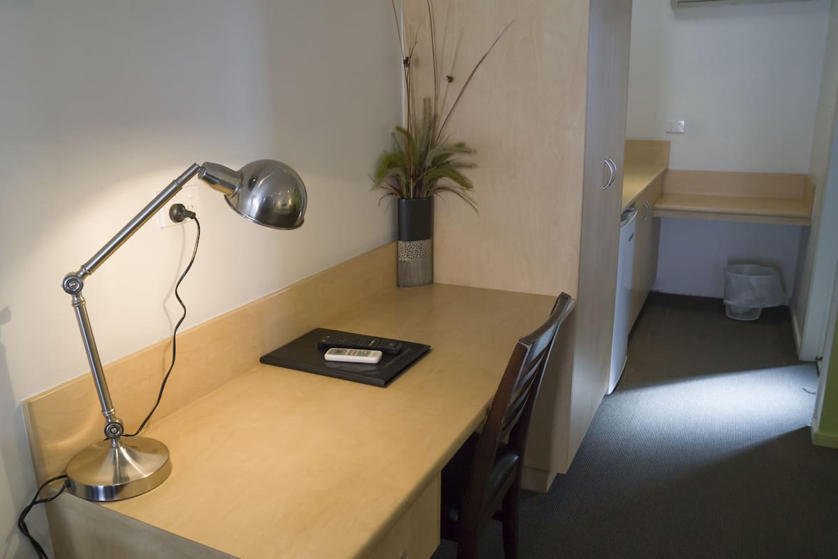 in-room business centre
