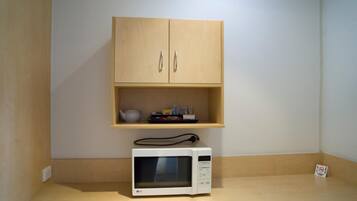 Fridge, microwave, coffee/tea maker, electric kettle