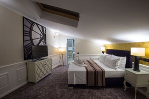 룸, 킹사이즈침대 1개 (King Room) | 욕실 | 샤워 시설, 무료 세면용품, 헤어드라이어, 목욕가운