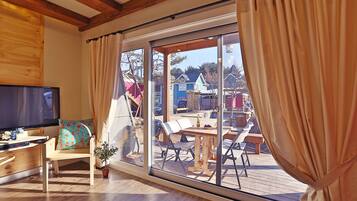 Room (Destino) | Free WiFi