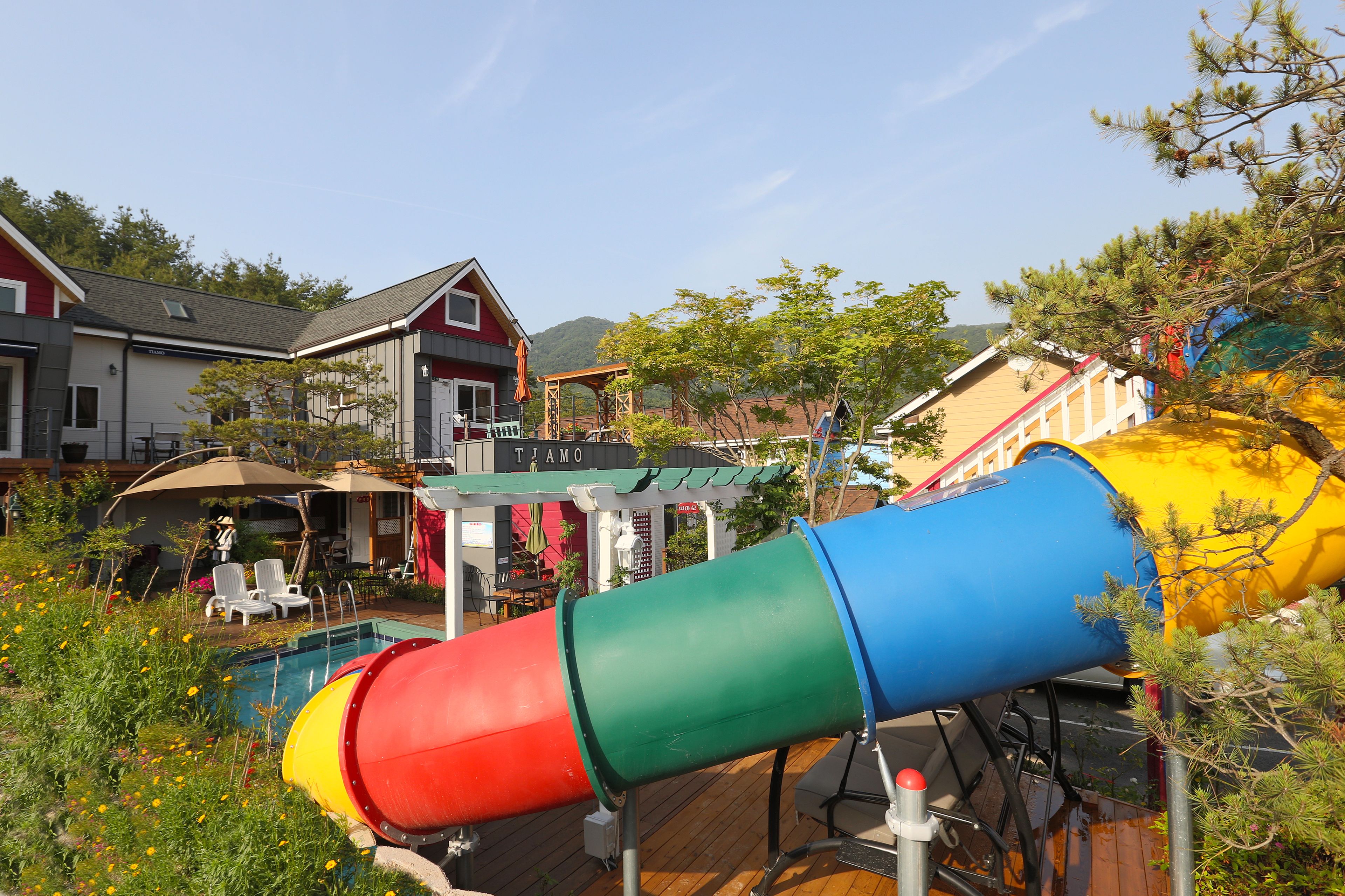 Seasonal outdoor pool