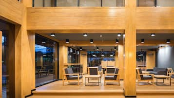 Coin salon dans le hall