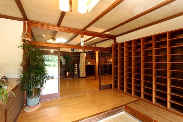 Interior - Kannabe Highland Hotel (Toyooka)