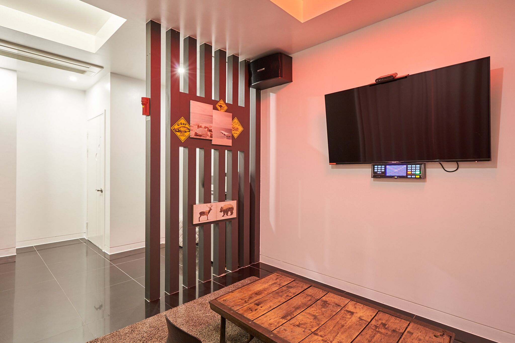 客房 (Event) | 高档床上用品、办公桌、遮光窗帘、免费 WiFi