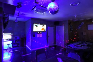Signature-Suite (Party) | Hochwertige Bettwaren, Schreibtisch, Verdunkelungsvorhänge