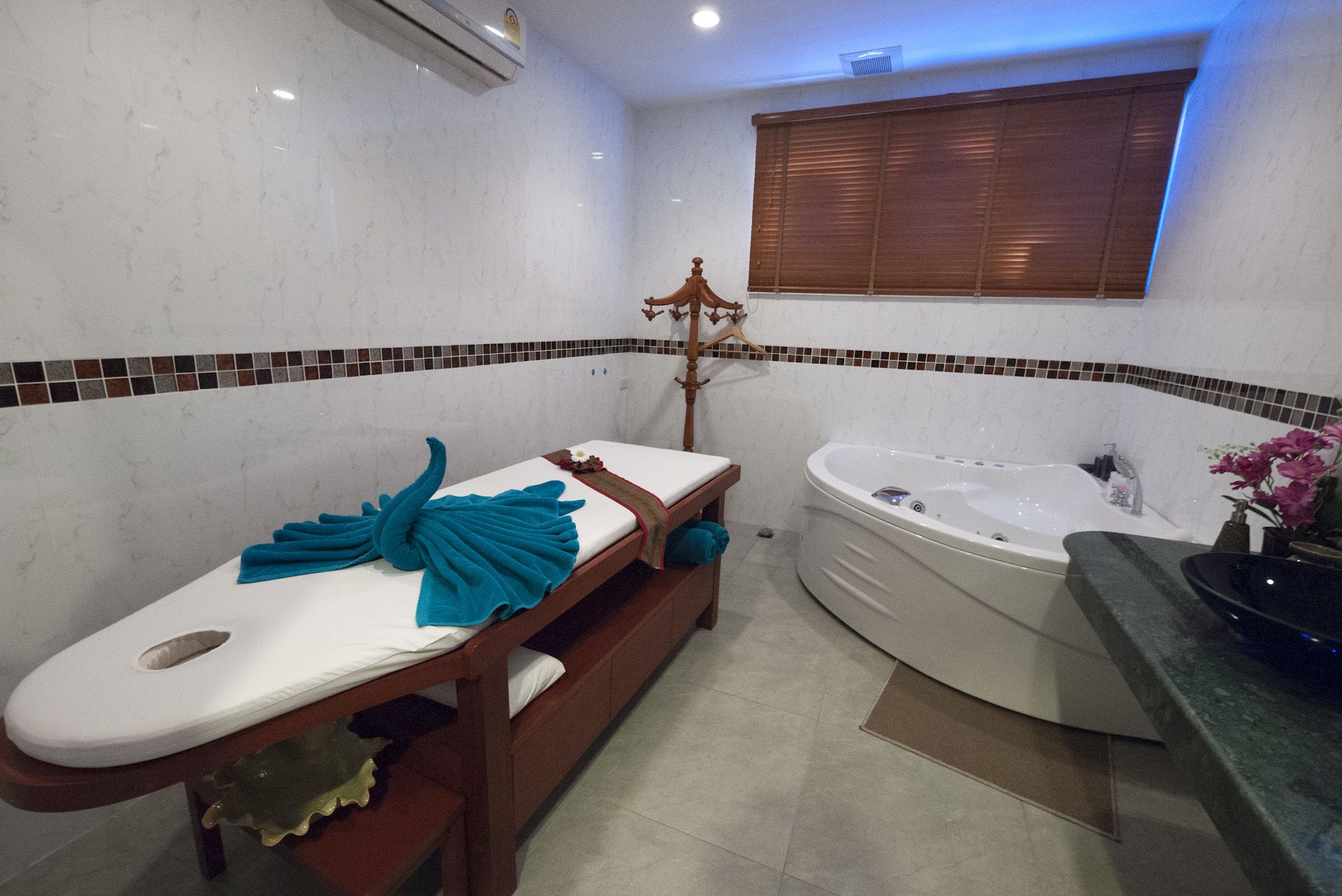 hydrotherapy, aromatherapy, thai massages