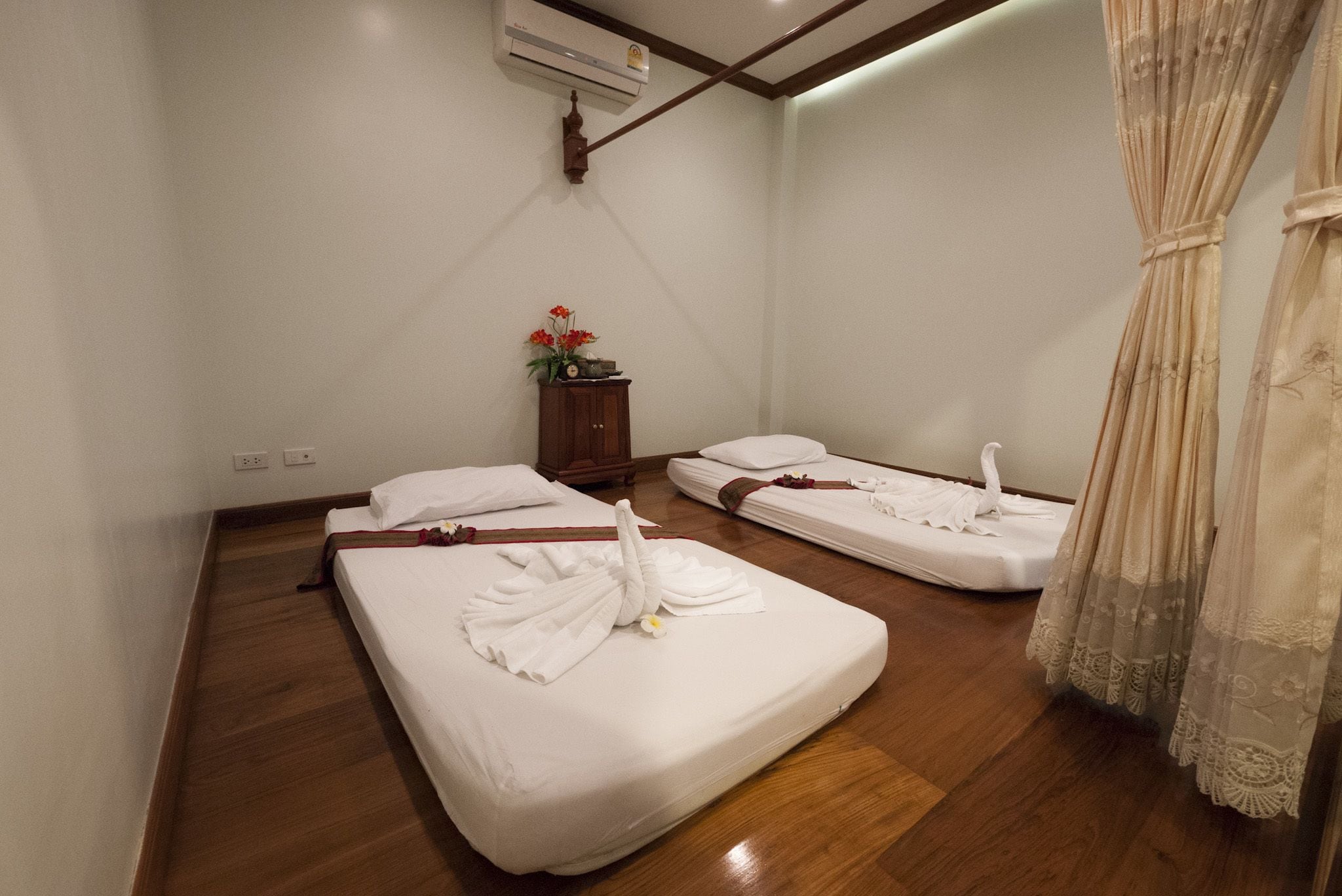 hydrotherapy, aromatherapy, thai massages