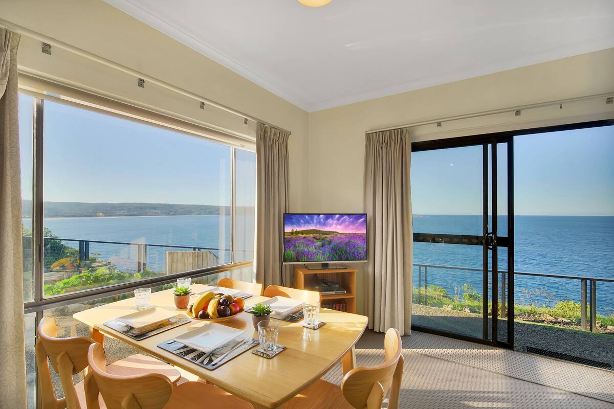 2 Bedroom Apartment - Panorama | In-room dining