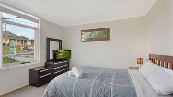 2 Bedroom Apartment | 2 bedrooms, iron/ironing board, free cots/infant beds, free WiFi