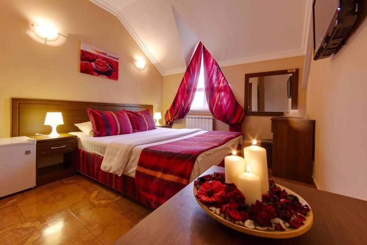 Minibar, desk, iron/ironing board, free WiFi