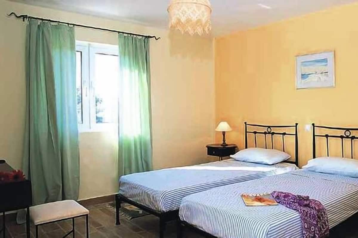 Villa, 2 chambres (Fivos) | Bureau, système d’insonorisation, fer et planche à repasser