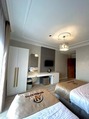 Habitación triple estándar | Insonorización, tabla de planchar con plancha y wifi gratis 