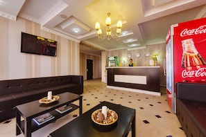 Coin salon dans le hall