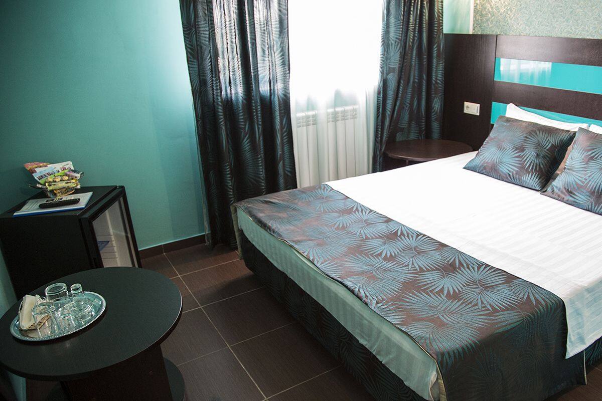 Junior Suite | Minibar, desk, iron/ironing board, free WiFi