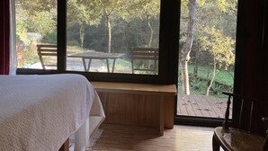 Standard Double or Twin Room | Escrivaninha, cortinas blackout, quartos à prova de som