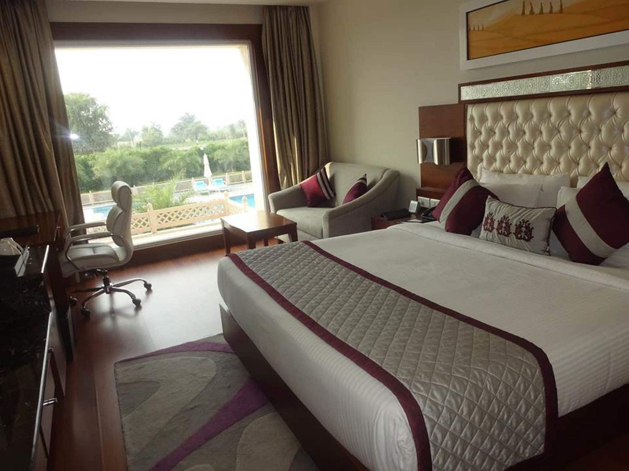Executive Room | In-room safe, desk, iron/ironing board, rollaway beds