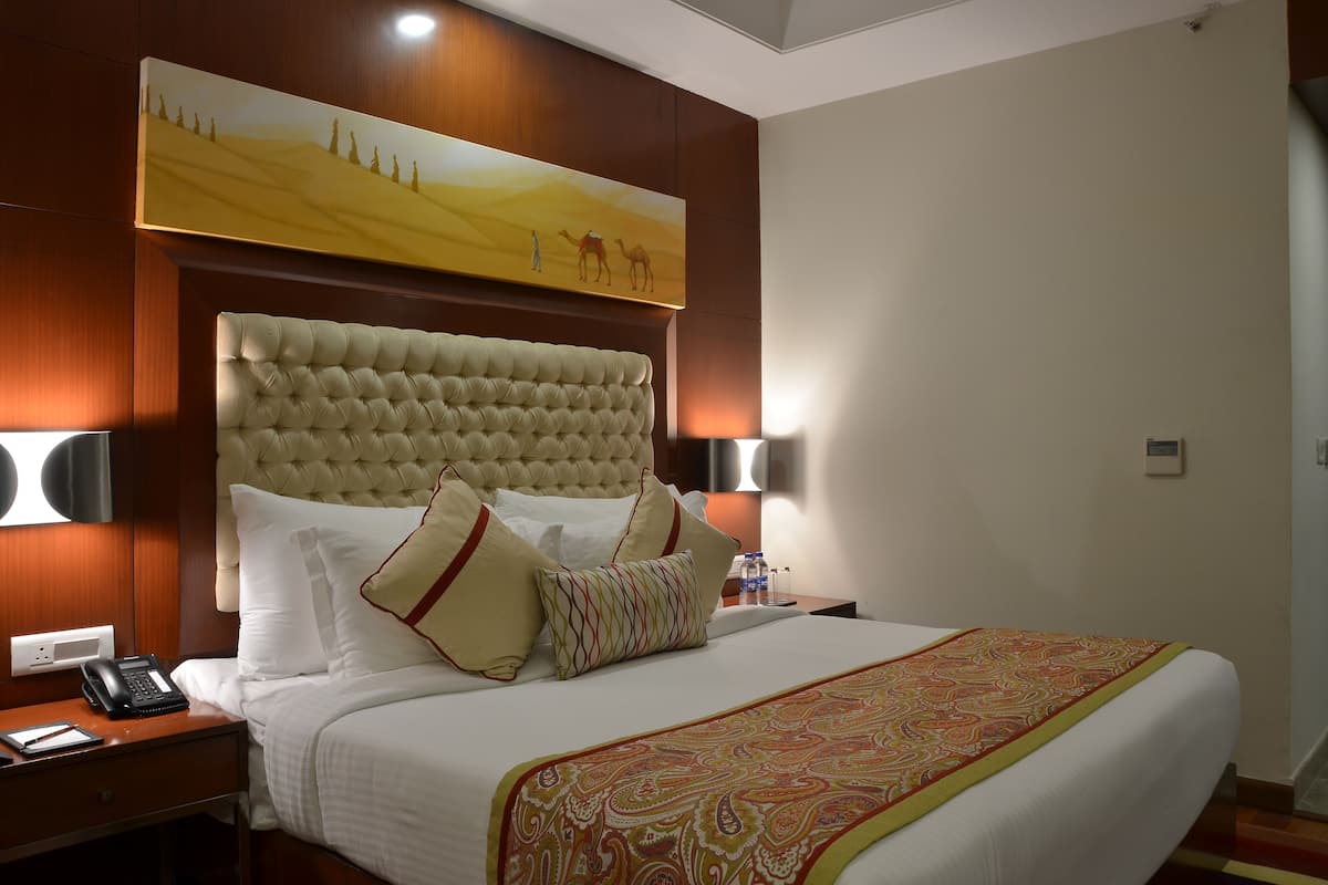 Executive Room | 1 bedroom, in-room safe, desk, iron/ironing board