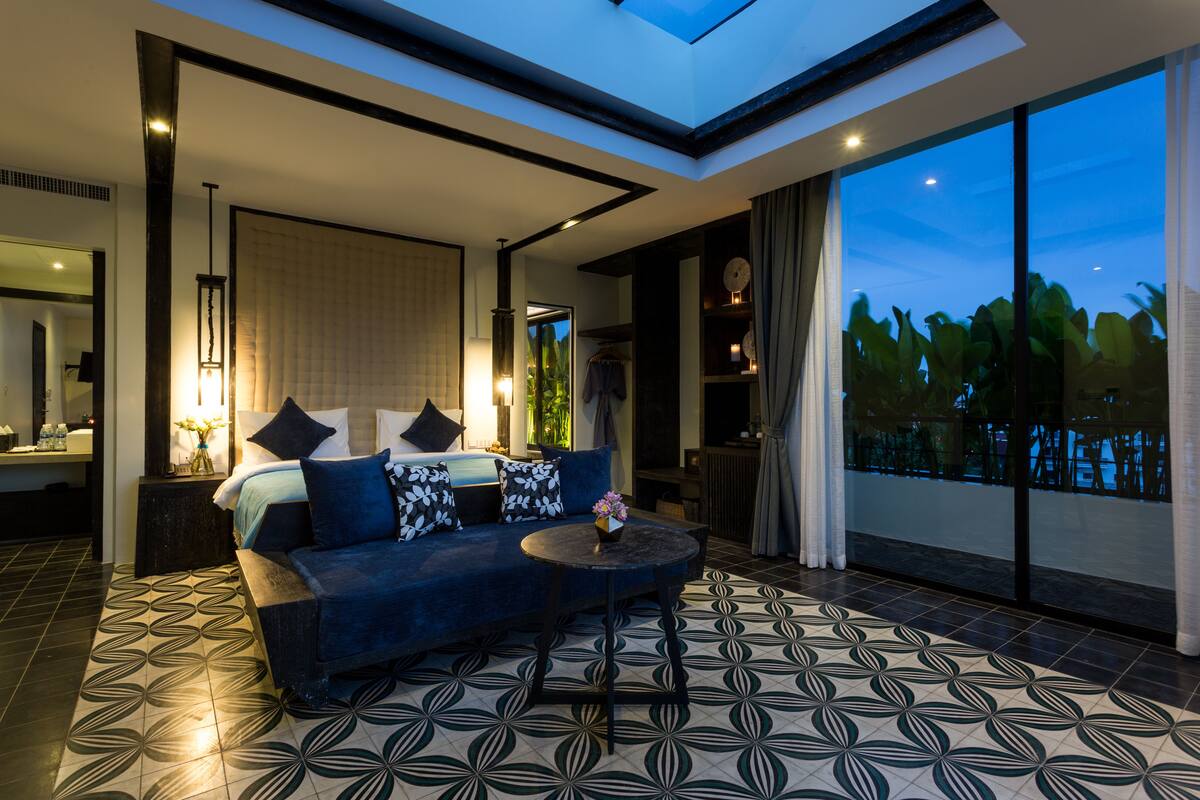 King Suite With Balcony | Egyptian cotton sheets, premium bedding, down comforters, pillowtop beds