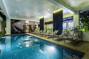 Indoor pool, outdoor pool - Monthara Angkor Residence (Siem Reap)