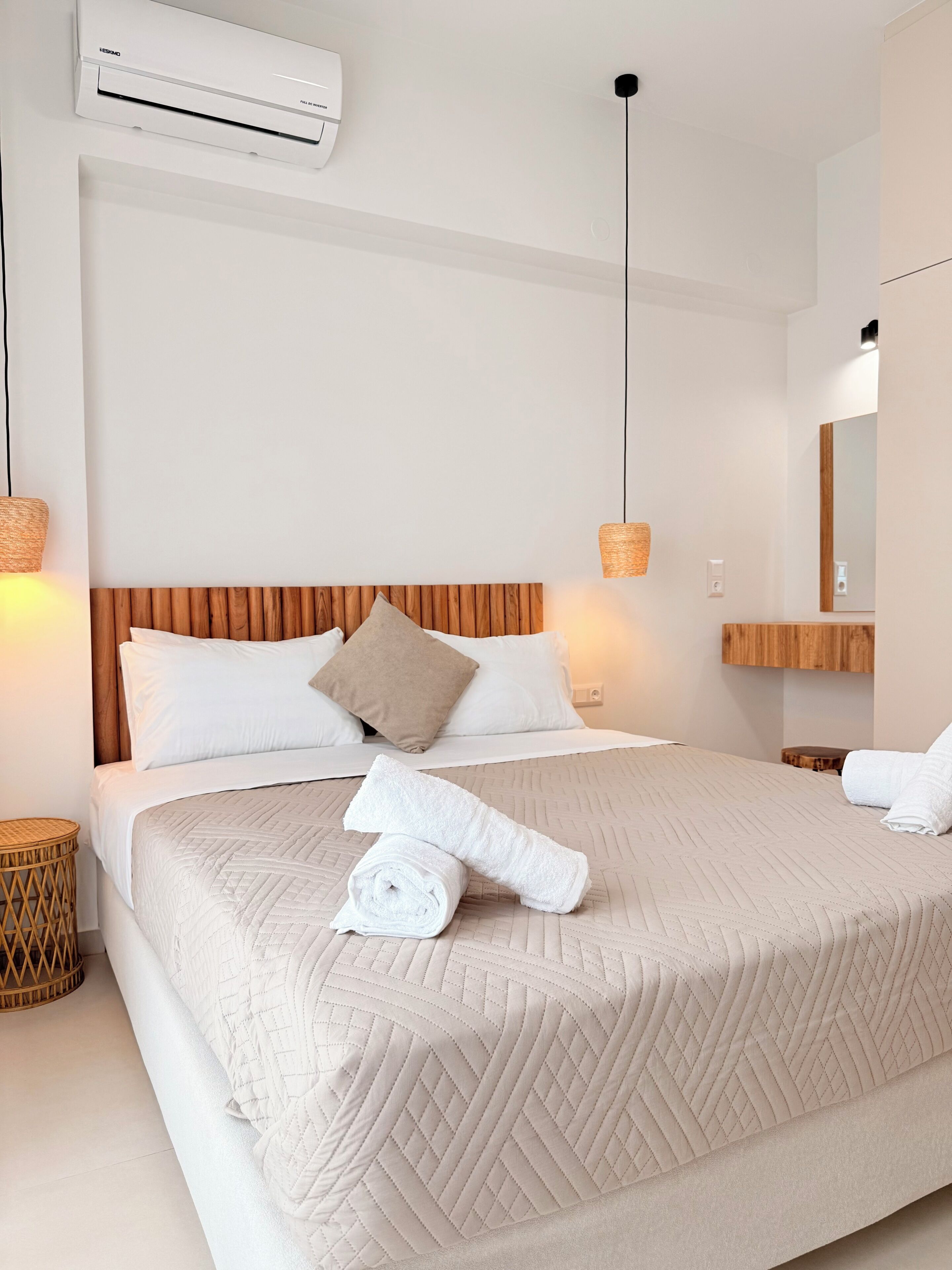Deluxe Apartment, Partial Sea View | Hypo-allergenic bedding, in-room safe, soundproofing, iron/ironing board
