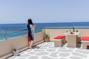 Căn hộ dành cho gia đình, quang cảnh biển (Private Roof Terrace) | Hiên