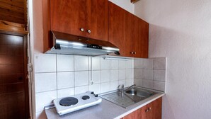 Private kitchen - Stefanidis Apartments (Volvi)