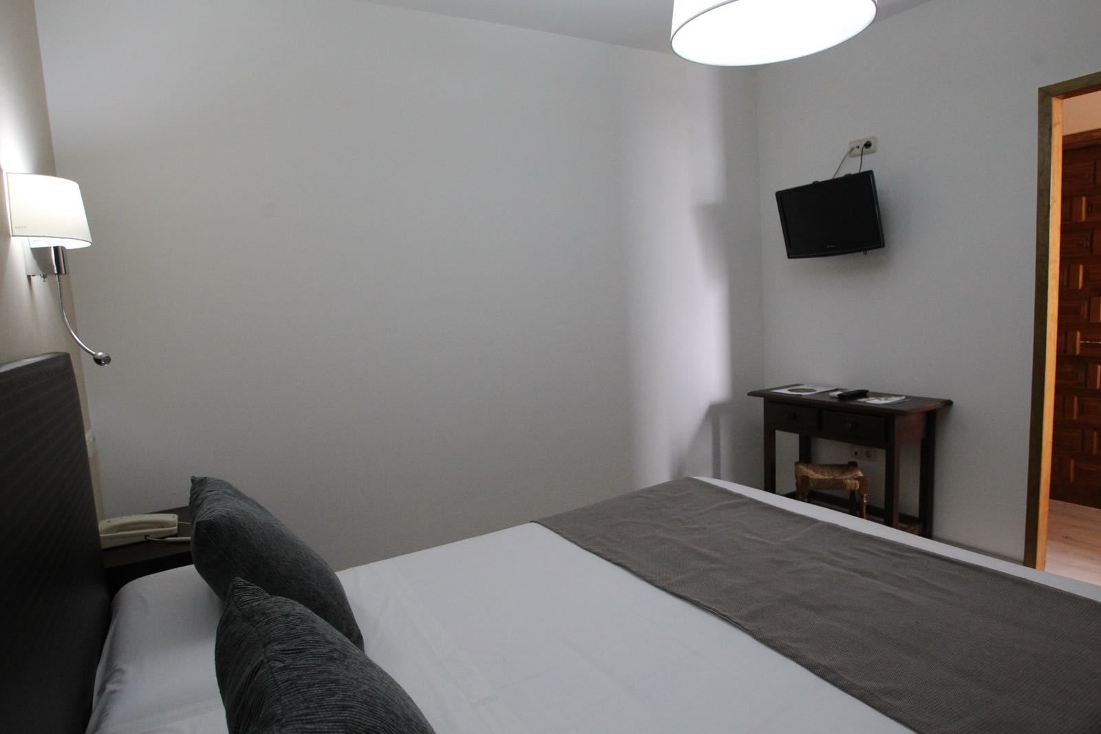 double room | desk, blackout curtains, soundproofing, free wifi