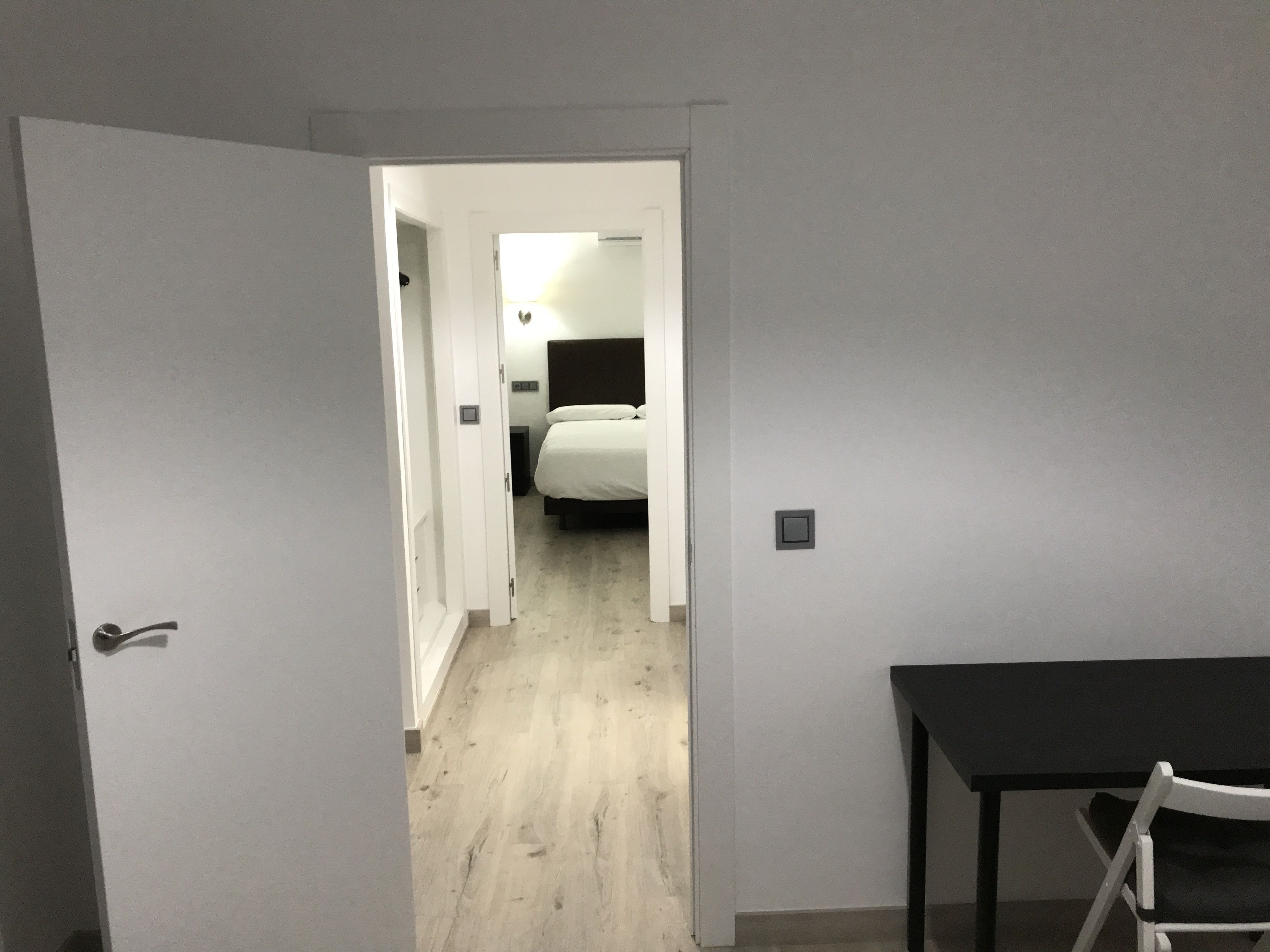 Desk, blackout curtains, soundproofing, free WiFi