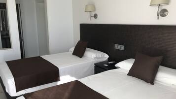 Desk, blackout drapes, soundproofing, free WiFi