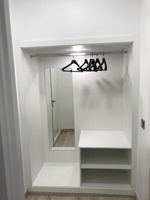 Comfort-dupleks - 2 queensize-senge | Skrivebord, mørklægningsgardiner, lydisolering, gratis Wi-Fi