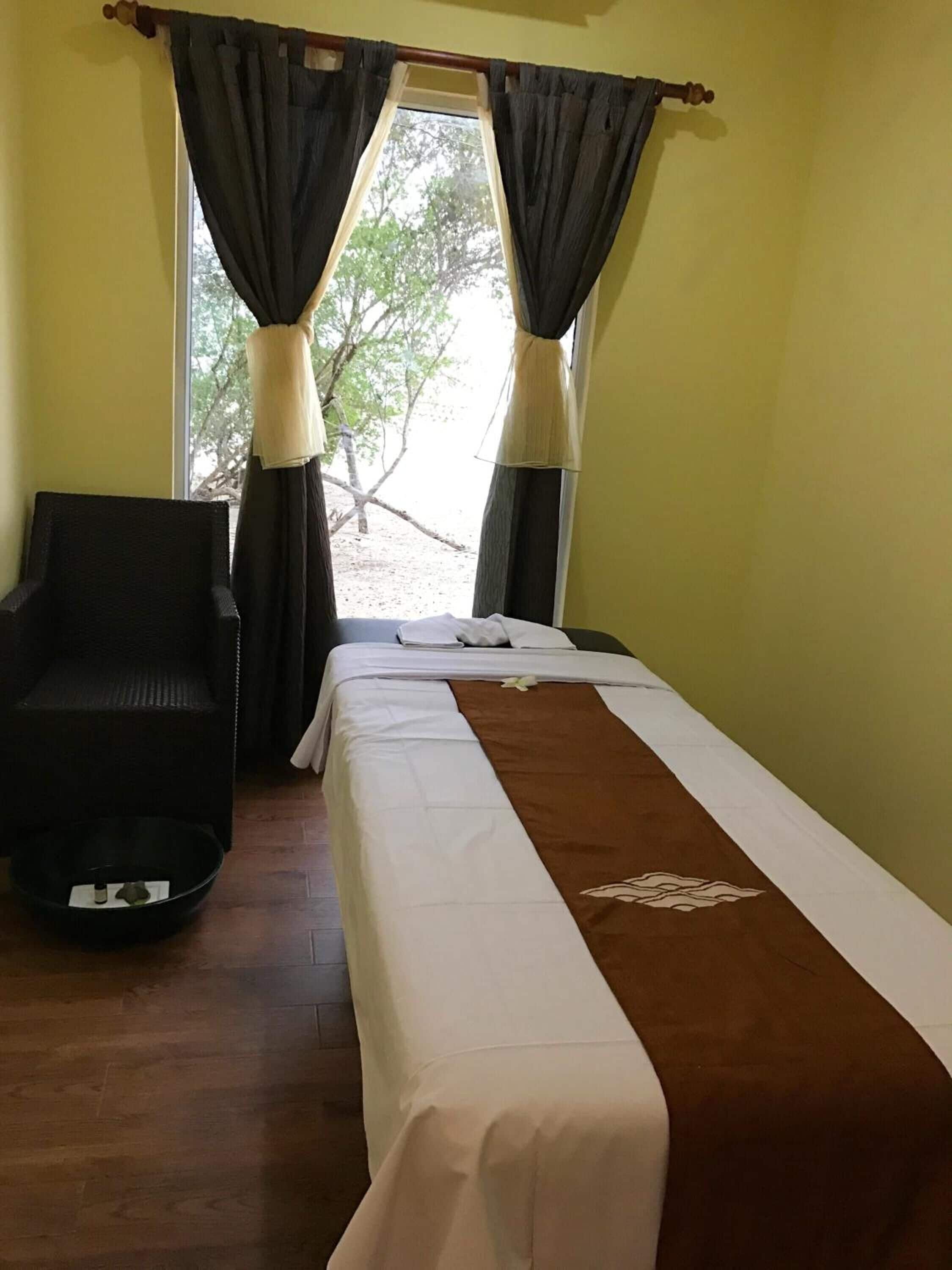 premium bedding, down duvets, minibar, in-room safe