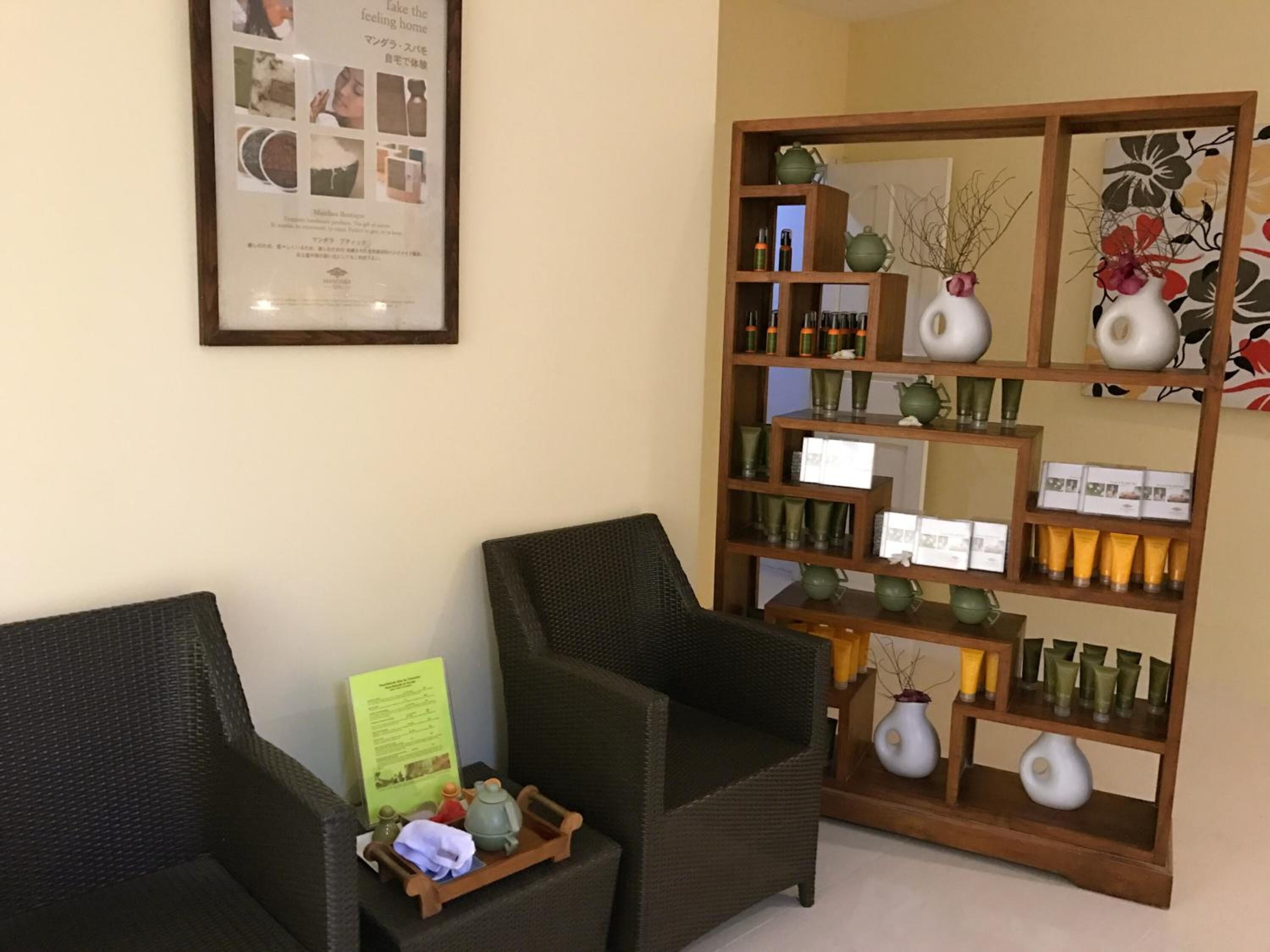 32-inch flat-screen TV with satellite channels, TV, first-run movies