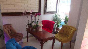 Siddeområde i lobbyen