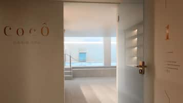 Couples treatment rooms, sauna, hot tub, steam room, Turkish bath