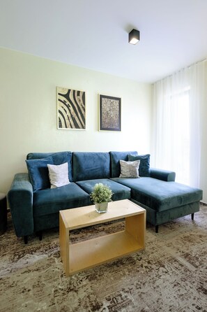 Designblok C1 | Premium bedding, desk, iron/ironing board, free WiFi - Hotel & Garden U Holubů (Celadna)